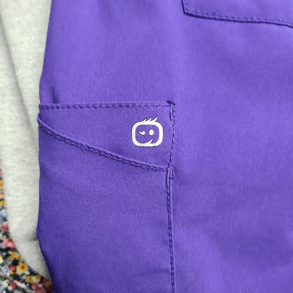 WonderWink Scrubs - Picture 2 of 6